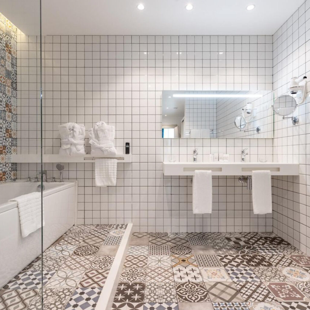 salle-de-bain-hotel-corian-halcom-inov